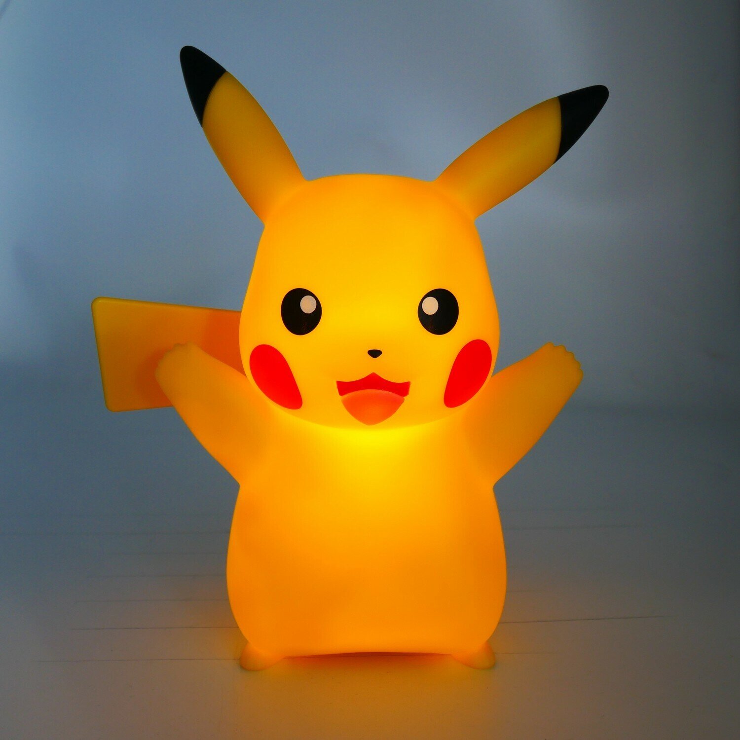 Pokémon - Lampa Happy Pikachu 25 cm